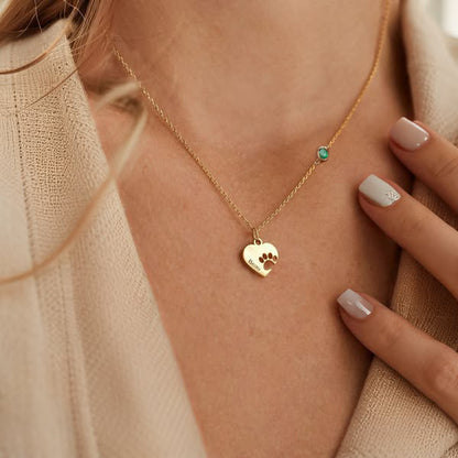 Personlig halskæde med pote hjerte og navn